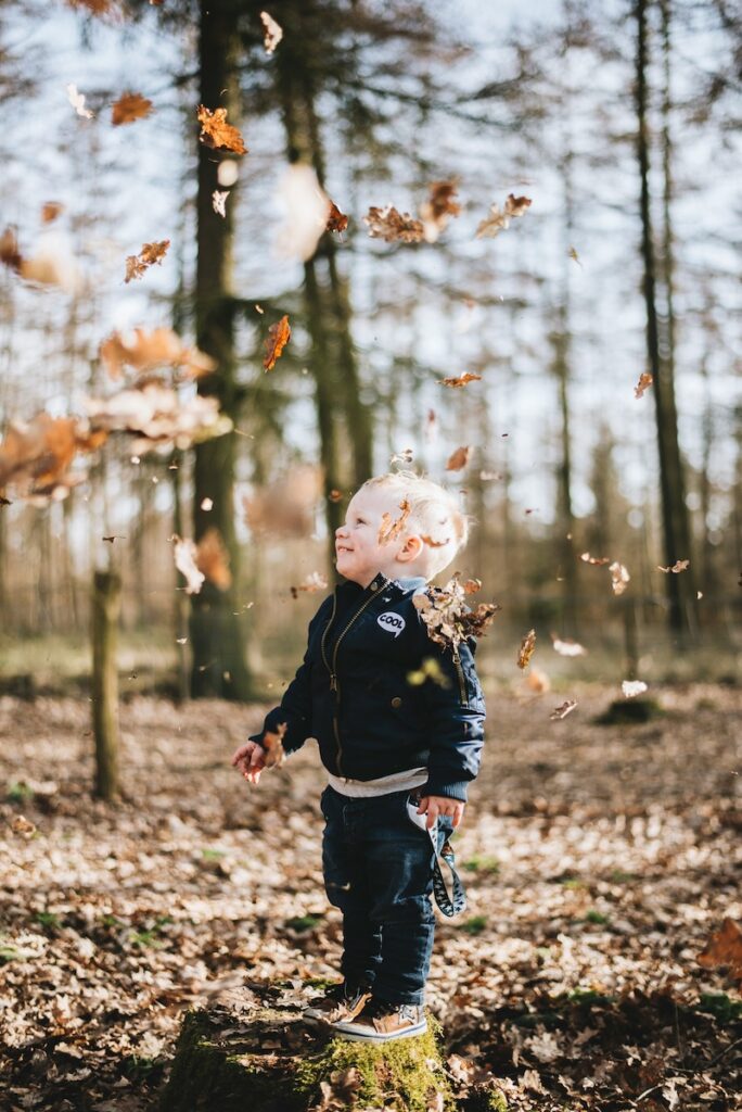 Bambini gioco inverno